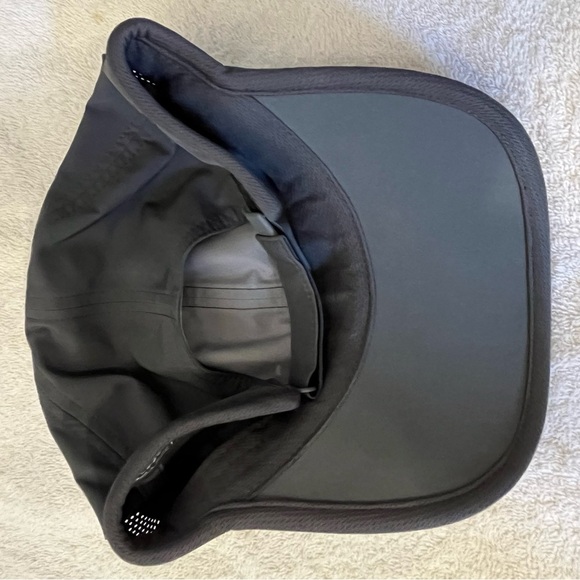 Kirkland Signature Adjustable Grey Ball Cap - Picture 3 of 14